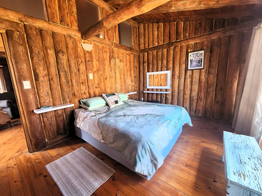 3 Bedroom Property for Sale in Boggomsbaai Western Cape